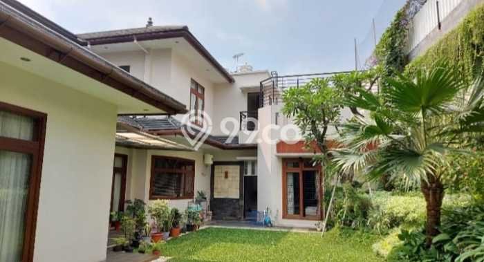Rumah Elit LB 716m2 Siap Pakai Desain Elegan di Kemang, Jakarta Selatan Rumah Elit LB 716m2 Siap Pakai Desain Elegan di Kemang, Jakarta Selatan