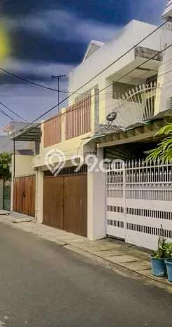 Ruko Dijual di Jakarta Pusat LT 108m2 & LB 250m2 Lokasi Terbaik! Ruko Dijual di Jakarta Pusat LT 108m2 & LB 250m2 Lokasi Terbaik!