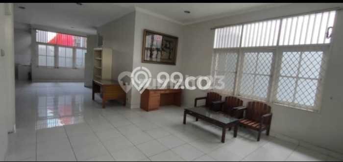 PREMIUM LIVING! Rumah di , 3 KM, Area Berkembang, LT 220m2m² LB 300m2m² PREMIUM LIVING! Rumah di , 3 KM, Area Berkembang, LT 220m2m² LB 300m2m²