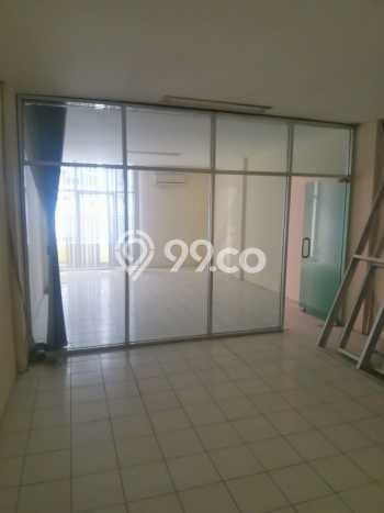 Ruko Bagus Dijual LB 500m2 Lokasi Strategis Jakarta Barat Area Cocok untuk Bisnis Ruko Bagus Dijual LB 500m2 Lokasi Strategis Jakarta Barat Area Cocok untuk Bisnis