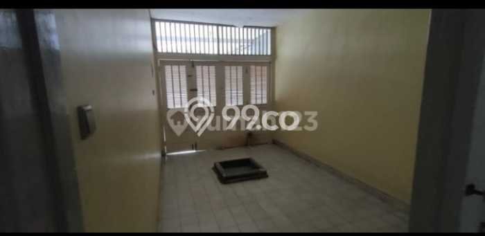 PREMIUM LIVING! Rumah di , 3 KM, Area Berkembang, LT 220m2m² LB 300m2m² PREMIUM LIVING! Rumah di , 3 KM, Area Berkembang, LT 220m2m² LB 300m2m²