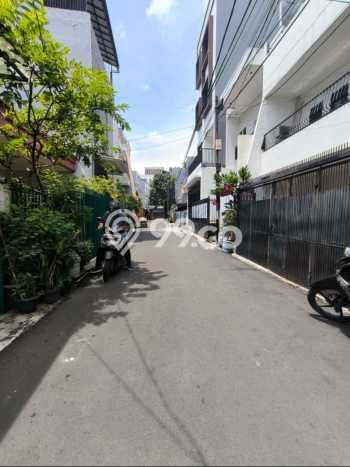 Rumah Elit LB 265m2 Siap Pakai Desain Elegan di Gajah Mada, Jakarta Pusat Rumah Elit LB 265m2 Siap Pakai Desain Elegan di Gajah Mada, Jakarta Pusat