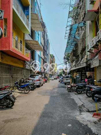 Unit Kost Dijual di Jakarta Barat Spesifikasi 12 Kamar Tidur dan Area Ramai Unit Kost Dijual di Jakarta Barat Spesifikasi 12 Kamar Tidur dan Area Ramai