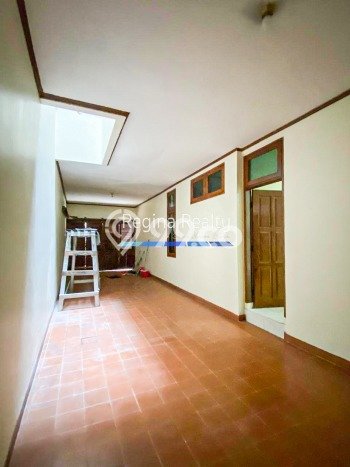 Rumah Elit Modern Tanpa Renovasi di Pondok Indah Jakarta Selatan Rumah Elit Modern Tanpa Renovasi di Pondok Indah Jakarta Selatan