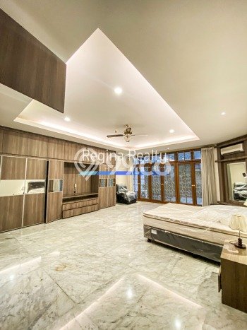 Sewa Rumah Strategis di Pondok Indah LT 600m2 / LB 800m2 Kondisi Bagus Sewa Rumah Strategis di Pondok Indah LT 600m2 / LB 800m2 Kondisi Bagus