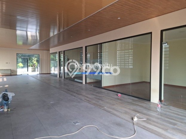 Rumah Elit Modern Tanpa Renovasi di Pondok Indah Jakarta Selatan Rumah Elit Modern Tanpa Renovasi di Pondok Indah Jakarta Selatan