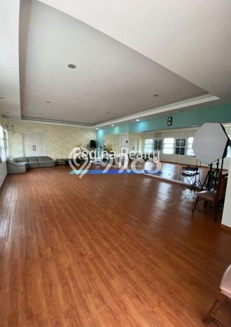 For Sale! Luxury House LT 260m2 Desain Modern di Pondok Indah For Sale! Luxury House LT 260m2 Desain Modern di Pondok Indah