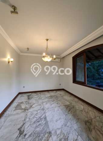 Rumah Mewah LB 1200m2 Siap Pakai Desain Elegan di Pondok Indah, Jakarta Selatan Rumah Mewah LB 1200m2 Siap Pakai Desain Elegan di Pondok Indah, Jakarta Selatan