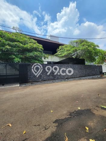 Ready to Use! Premium House LT 1075m2 Desain Modern di Pondok Indah Ready to Use! Premium House LT 1075m2 Desain Modern di Pondok Indah