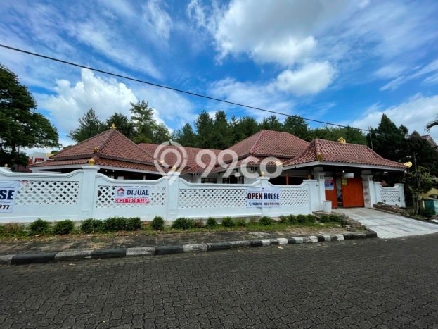 For Sale! Premium House LT 1030m2 Desain Elegan di Cinere For Sale! Premium House LT 1030m2 Desain Elegan di Cinere
