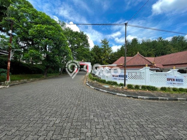 For Sale! Premium House LT 1030m2 Desain Elegan di Cinere For Sale! Premium House LT 1030m2 Desain Elegan di Cinere