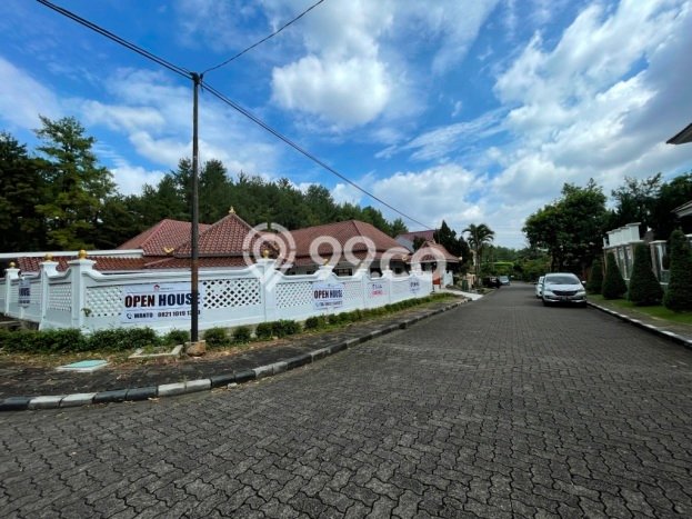 For Sale! Premium House LT 1030m2 Desain Elegan di Cinere For Sale! Premium House LT 1030m2 Desain Elegan di Cinere