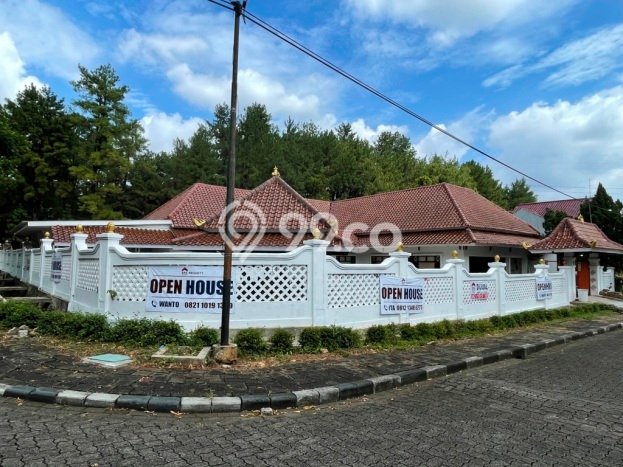 For Sale! Premium House LT 1030m2 Desain Elegan di Cinere For Sale! Premium House LT 1030m2 Desain Elegan di Cinere