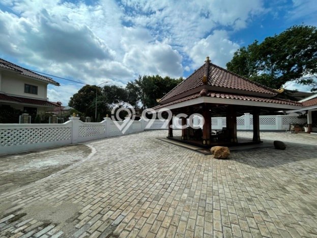 For Sale! Premium House LT 1030m2 Desain Elegan di Cinere For Sale! Premium House LT 1030m2 Desain Elegan di Cinere