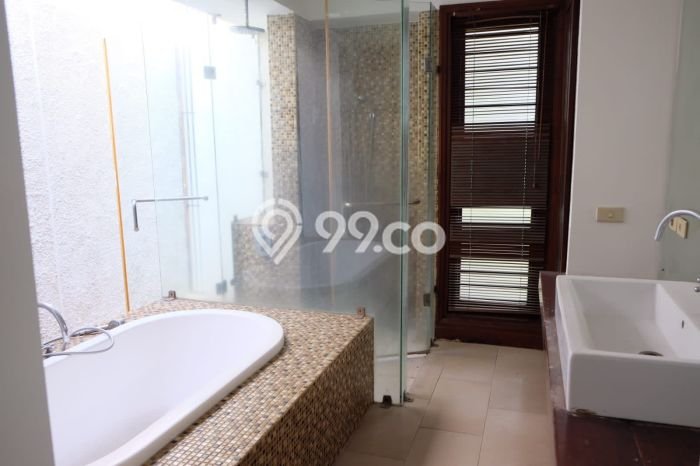 Rumah Elit LB 325m2 Siap Huni Desain Elegan di Lebak Bulus, Jakarta Selatan Rumah Elit LB 325m2 Siap Huni Desain Elegan di Lebak Bulus, Jakarta Selatan