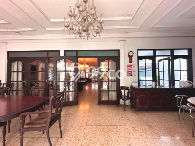 Dijual Hunian Mewah dengan Fasilitas Sekitar Lengkap di Tebet, Jakarta Selatan Dijual Hunian Mewah dengan Fasilitas Sekitar Lengkap di Tebet, Jakarta Selatan
