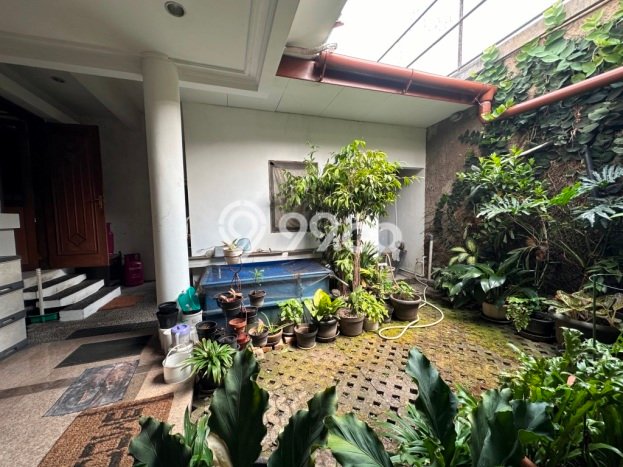 Hunian Mewah Siap Huni LT 350m2 di Ciputat Timur, Tangerang Selatan Hunian Mewah Siap Huni LT 350m2 di Ciputat Timur, Tangerang Selatan