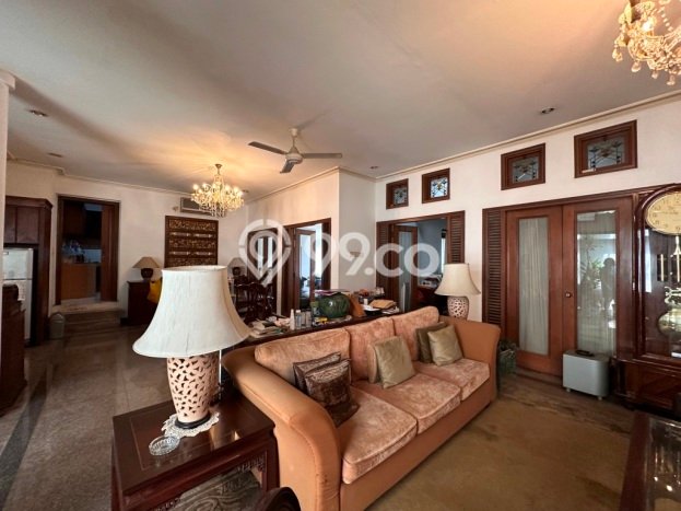 Hunian Mewah Siap Huni LT 350m2 di Ciputat Timur, Tangerang Selatan Hunian Mewah Siap Huni LT 350m2 di Ciputat Timur, Tangerang Selatan