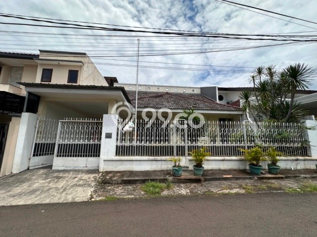 Dijual Rumah Luas Megah Dengan View Cantik di Bintaro, Jakarta Selatan Dijual Rumah Luas Megah Dengan View Cantik di Bintaro, Jakarta Selatan