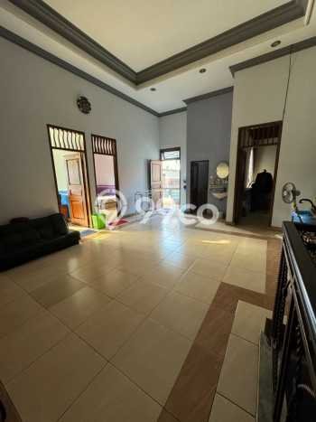 FEATURED! Rumah Nyaman area Sidoarjo, Luas 300m2m² LB 400m2m² FEATURED! Rumah Nyaman area Sidoarjo, Luas 300m2m² LB 400m2m²