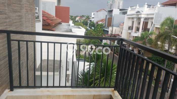For Sale Rumah Mewah Exclusive di Kelapa Gading, Jakarta Utara For Sale Rumah Mewah Exclusive di Kelapa Gading, Jakarta Utara