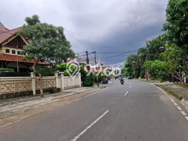 Lokasi strategis! Rumah siap huni disewakan di Duren Sawit LB 375m2 Lokasi strategis! Rumah siap huni disewakan di Duren Sawit LB 375m2