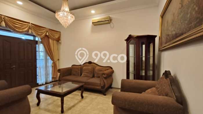 Lokasi strategis! Rumah siap huni disewakan di Duren Sawit LB 375m2 Lokasi strategis! Rumah siap huni disewakan di Duren Sawit LB 375m2