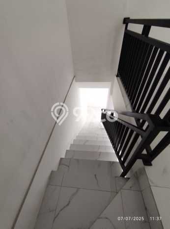 Jual Rumah Mewah Megah Dengan View Cantik di Pulo Asem, Jakarta Timur Jual Rumah Mewah Megah Dengan View Cantik di Pulo Asem, Jakarta Timur