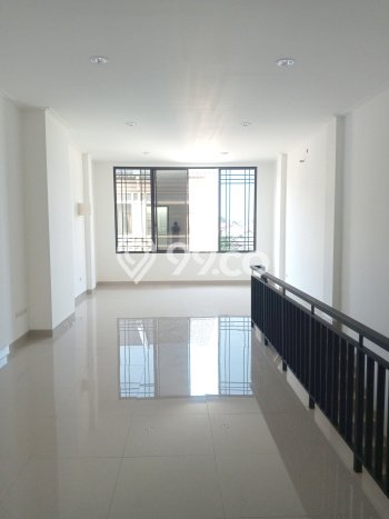 Unit Ruko Disewakan di Green Lake City di Area Ramai & Strategis Unit Ruko Disewakan di Green Lake City di Area Ramai & Strategis