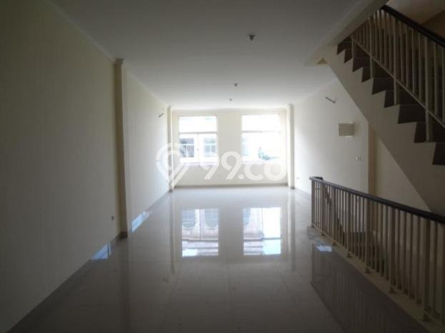 Unit Komersial Disewakan di Jakarta Barat Area Strategis Harga Kompetitif Unit Komersial Disewakan di Jakarta Barat Area Strategis Harga Kompetitif