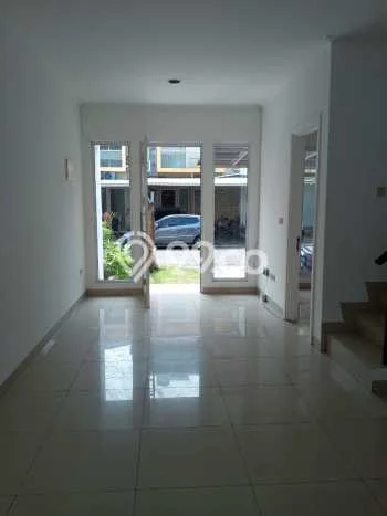Rumah Sewa Jakarta Barat LT 90m2 LB 100m2 Kawasan Green Lake City Rumah Sewa Jakarta Barat LT 90m2 LB 100m2 Kawasan Green Lake City