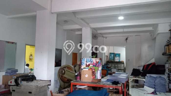 LOKASI STRATEGIS! Ruko Disewakan di Metland Puri, Luas 300m², Pusat Niaga LOKASI STRATEGIS! Ruko Disewakan di Metland Puri, Luas 300m², Pusat Niaga