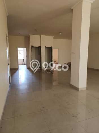Ruko Lokasi Premium di Green Lake City, Luas 427m², Disewakan, Area Komersial Ruko Lokasi Premium di Green Lake City, Luas 427m², Disewakan, Area Komersial