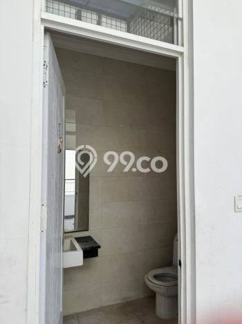 Jual Rumah Luas Elegan Dengan View Eksklusif di Duri Kosambi, Jakarta Barat Jual Rumah Luas Elegan Dengan View Eksklusif di Duri Kosambi, Jakarta Barat