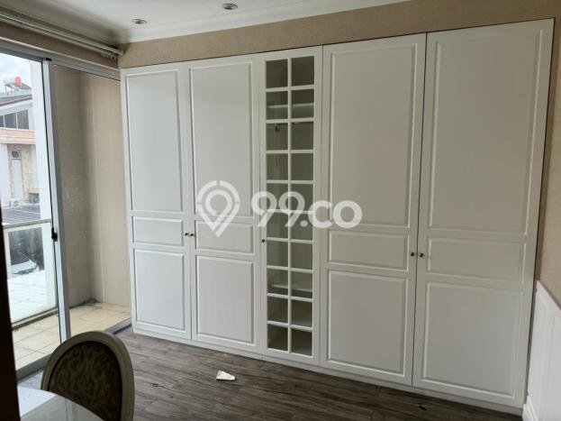 Jual Rumah Luas Elegan Dengan View Eksklusif di Duri Kosambi, Jakarta Barat Jual Rumah Luas Elegan Dengan View Eksklusif di Duri Kosambi, Jakarta Barat