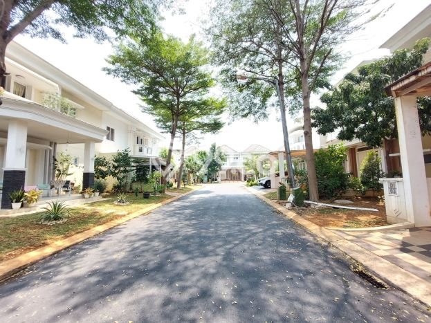 Rumah 3 KT 3 KM Fasilitas Gym di Summarecon Bekasi, Bekasi Rumah 3 KT 3 KM Fasilitas Gym di Summarecon Bekasi, Bekasi