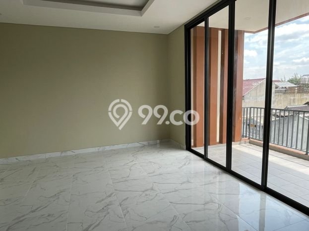 Rumah Elit Modern Tanpa Renovasi di Pulomas Jakarta Timur Rumah Elit Modern Tanpa Renovasi di Pulomas Jakarta Timur