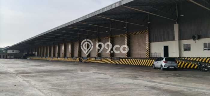 Gudang disewakan di Cakung Jakarta Timur dengan luas bangunan 65000m2 Gudang disewakan di Cakung Jakarta Timur dengan luas bangunan 65000m2