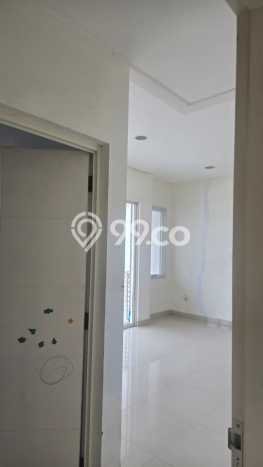 Rumah Sewa Jakarta Barat LT 200m2 LB 320m2 Kawasan Green Lake City Rumah Sewa Jakarta Barat LT 200m2 LB 320m2 Kawasan Green Lake City