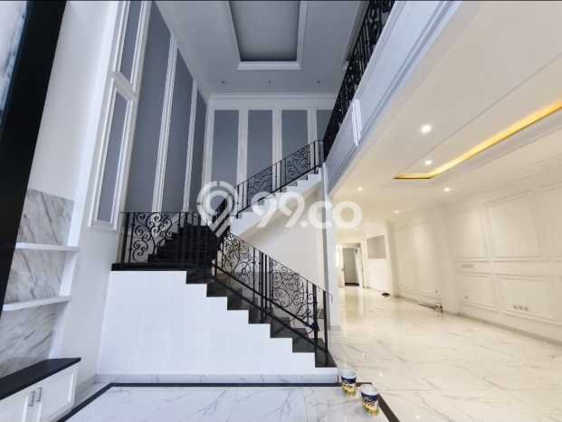 Rumah Elit LB 263m2 Siap Huni Desain Elegan di Joglo, Jakarta Barat Rumah Elit LB 263m2 Siap Huni Desain Elegan di Joglo, Jakarta Barat