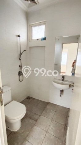 Disewakan! Rumah 3 Kamar Tidur &
3 Kamar Mandi di Green Lake City, Jakarta Barat Disewakan! Rumah 3 Kamar Tidur &
3 Kamar Mandi di Green Lake City, Jakarta Barat