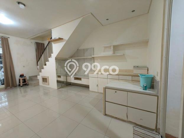 Disewakan! Rumah 2 Kamar Tidur &
2 Kamar Mandi di Green Lake City, Jakarta Barat Disewakan! Rumah 2 Kamar Tidur &
2 Kamar Mandi di Green Lake City, Jakarta Barat