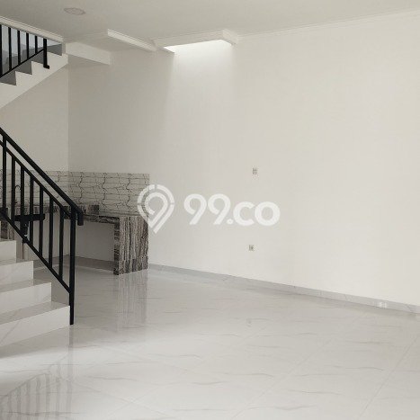 Jual Rumah Eksklusif 3 KT di Green Lake City, Jakarta Barat Jual Rumah Eksklusif 3 KT di Green Lake City, Jakarta Barat