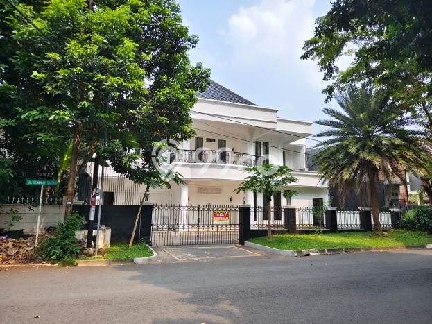 Jual Rumah Mewah Megah Dengan View Eksklusif di Pondok Indah, Jakarta Selatan Jual Rumah Mewah Megah Dengan View Eksklusif di Pondok Indah, Jakarta Selatan