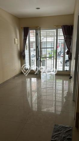 Rumah Mewah LB 168m2 Siap Pakai Desain Elegan di Green Lake City, Jakarta Barat Rumah Mewah LB 168m2 Siap Pakai Desain Elegan di Green Lake City, Jakarta Barat
