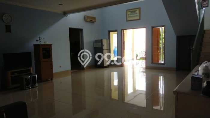 Rumah Elit LB 300m2 Siap Huni Desain Elegan di Cibubur, Bekasi Rumah Elit LB 300m2 Siap Huni Desain Elegan di Cibubur, Bekasi