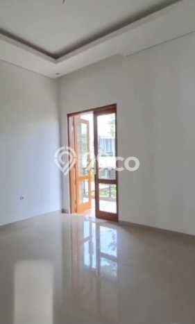 Rumah Mewah LB 220m2 Siap Huni Desain Elegan di Cibubur, Depok Rumah Mewah LB 220m2 Siap Huni Desain Elegan di Cibubur, Depok