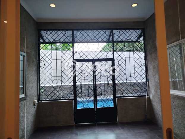 Lokasi terbaik! Rumah siap pakai dikontrakkan di Cempaka Putih LB 400m2 Lokasi terbaik! Rumah siap pakai dikontrakkan di Cempaka Putih LB 400m2