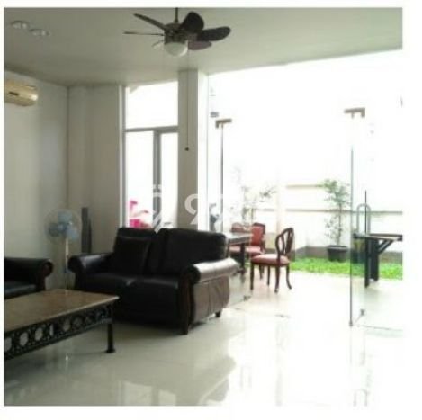For Sale! Luxury House LT 300m2 Desain Modern di Cibubur For Sale! Luxury House LT 300m2 Desain Modern di Cibubur