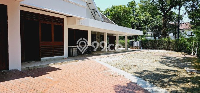Hunian Strategis Disewakan 4 Kamar di Kebayoran Baru Boleh Nego Hunian Strategis Disewakan 4 Kamar di Kebayoran Baru Boleh Nego